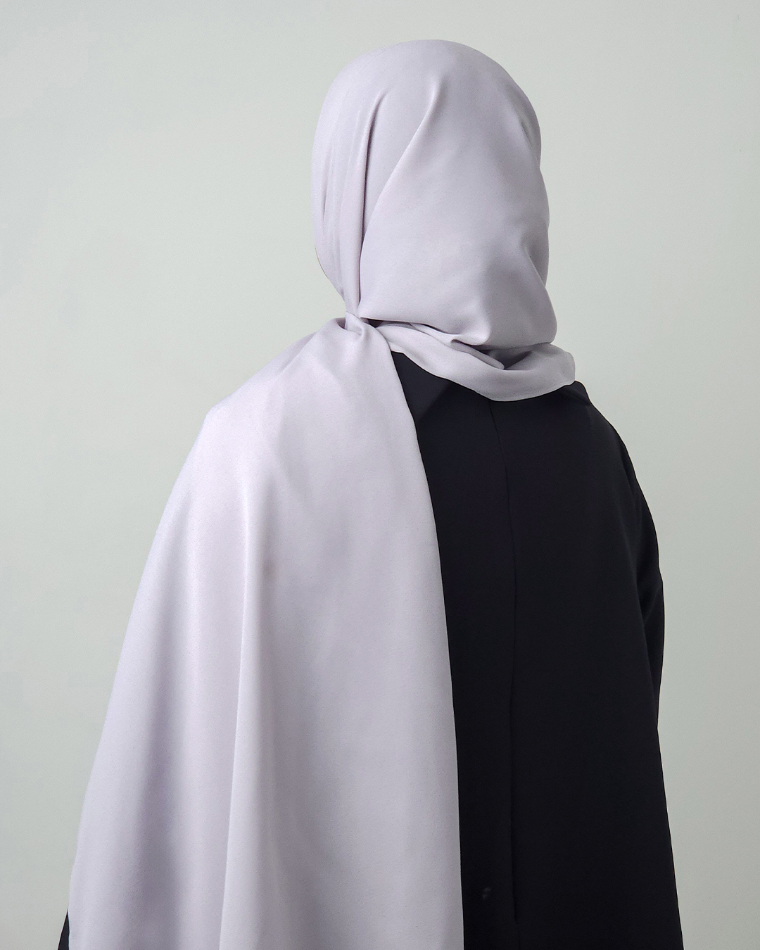 شال ساده کرپ حریر طوسی روشن