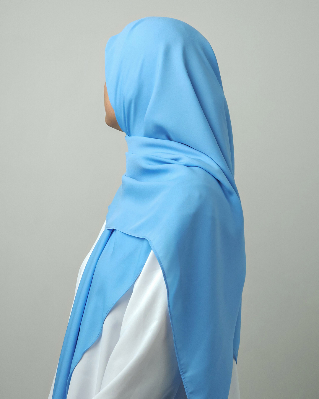روسری کرپ‌حریر آبی‌ آسمونی