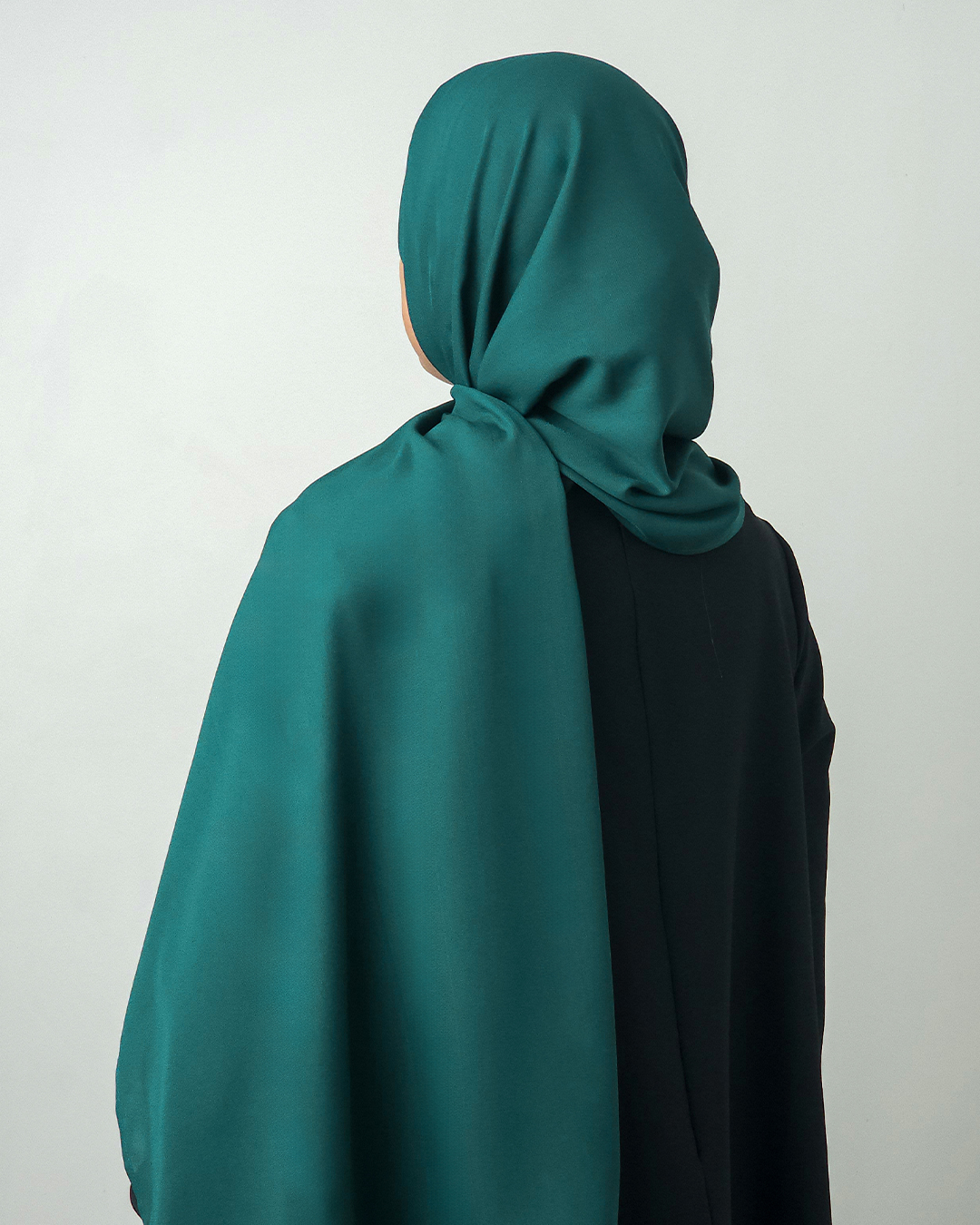 شال ساده کرپ حریر سبز کله غازی